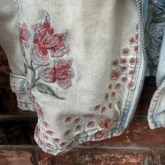 Blank NYC Denim Jacket Medium Embroidered Floral Studded Moto Zip Light Wash - Picture 7 of 16